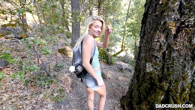 Минет и жаркий секс от первого лица с блондинкой на природе